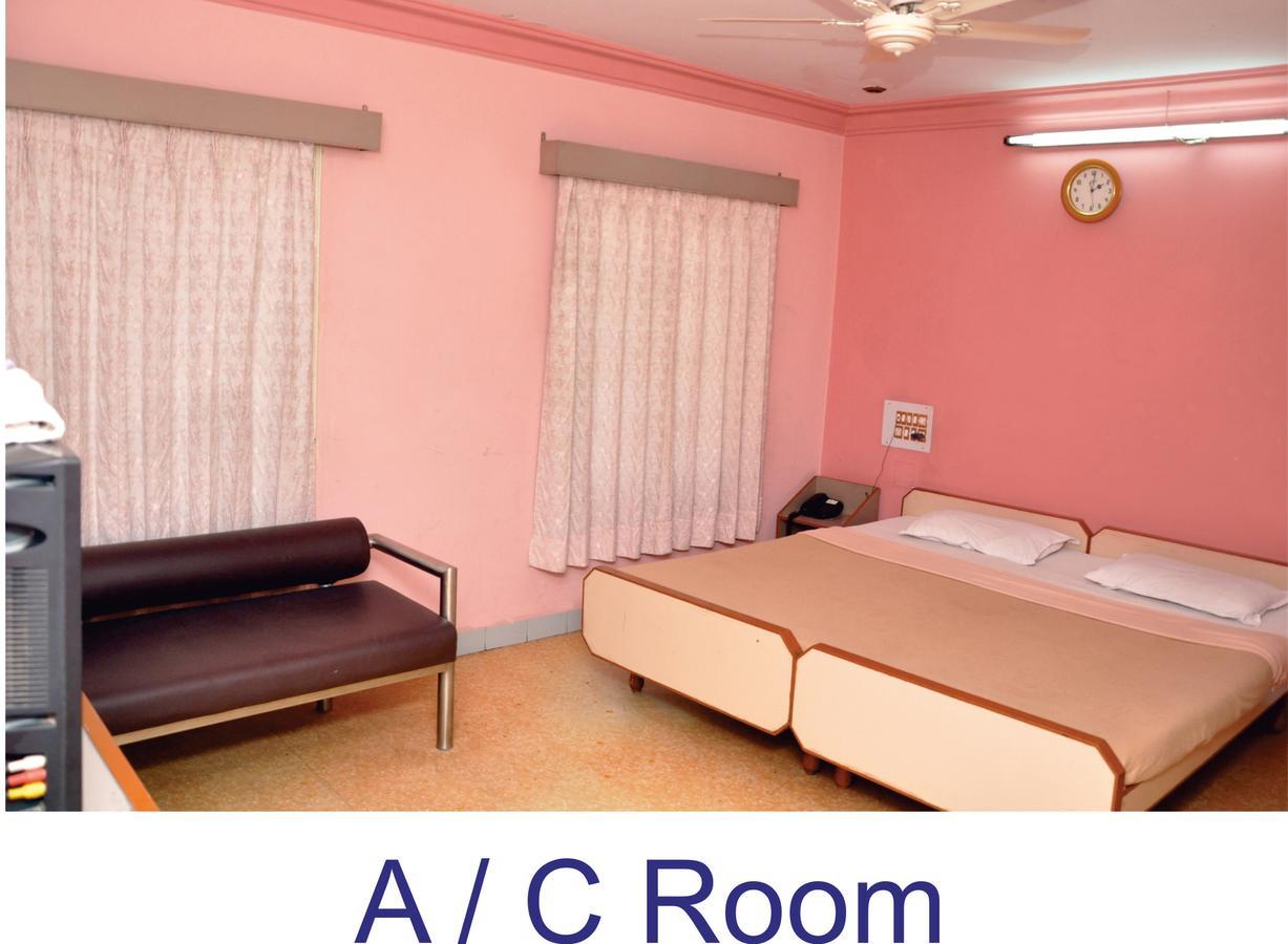 Hotel Baba Radźkot Zewnętrze zdjęcie